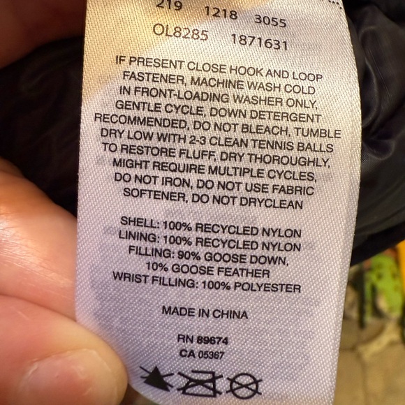 Mountain Hardwear Ghost Whisperer Shiny Black Puffer Jacket with hoody - Picture 8 of 10